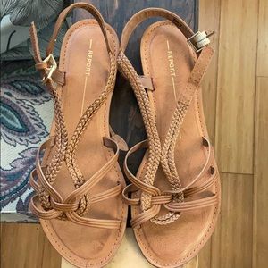 Report Quebec Sandals